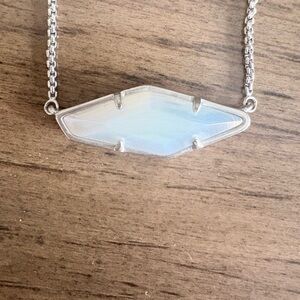 Kendra Scott Silver Necklace with Iridescent Pendant Mother of Pearl